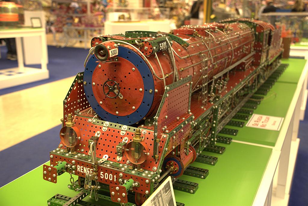 A model steam locomotive built with Meccano