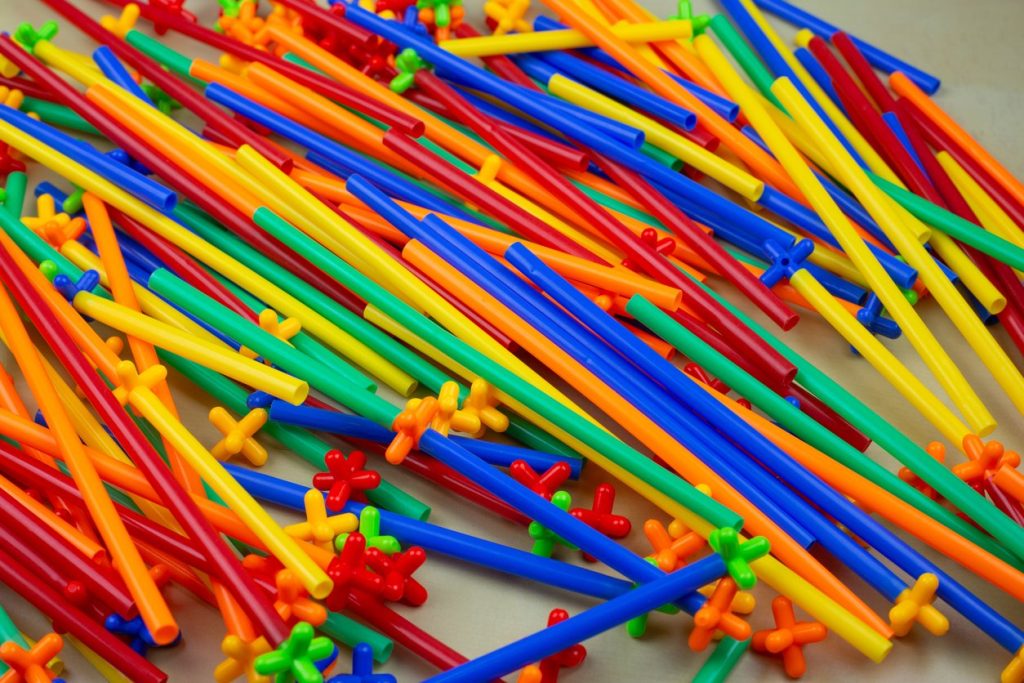 Construct-O-Straws pieces